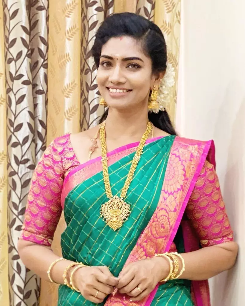 23.	Name	Krithika Annamalai,Age	37 Years old,Date of Birth	1985,Year of Active	2001 to Present,Native	Chennai, Tamil Nadu